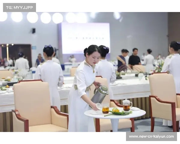 高温严训 8小时站立锻造颁奖礼仪志愿者专业素养与仪态 高温严训 8小时站立锻造颁奖礼仪志愿者专业素养与仪态