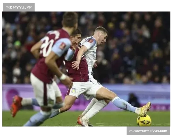 曼彻斯特联对阵阿斯顿维拉 英超第30轮双方战术较量